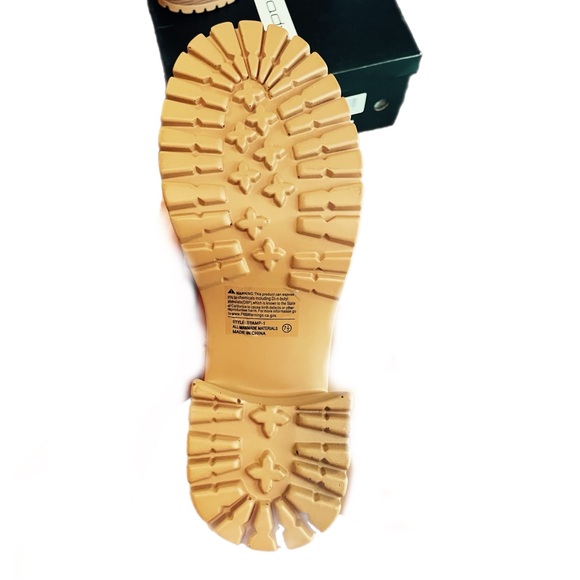 Women's Tan Lace-Up Platform Boots - Picture 4 of 4